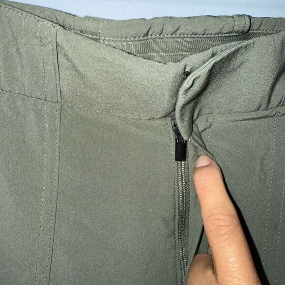 Athleta Tribeca Utility crop Pants in Laurel Olive Green Women’s size 2 EUC - Picture 5 of 10